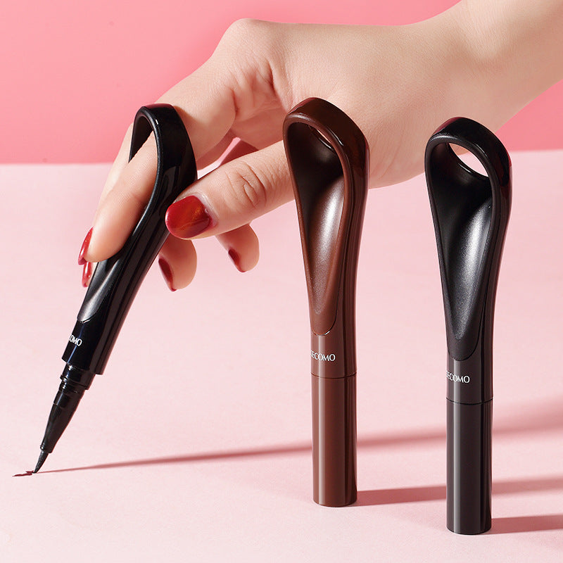 Eyeliner Does Not Shake Hands For Beginners